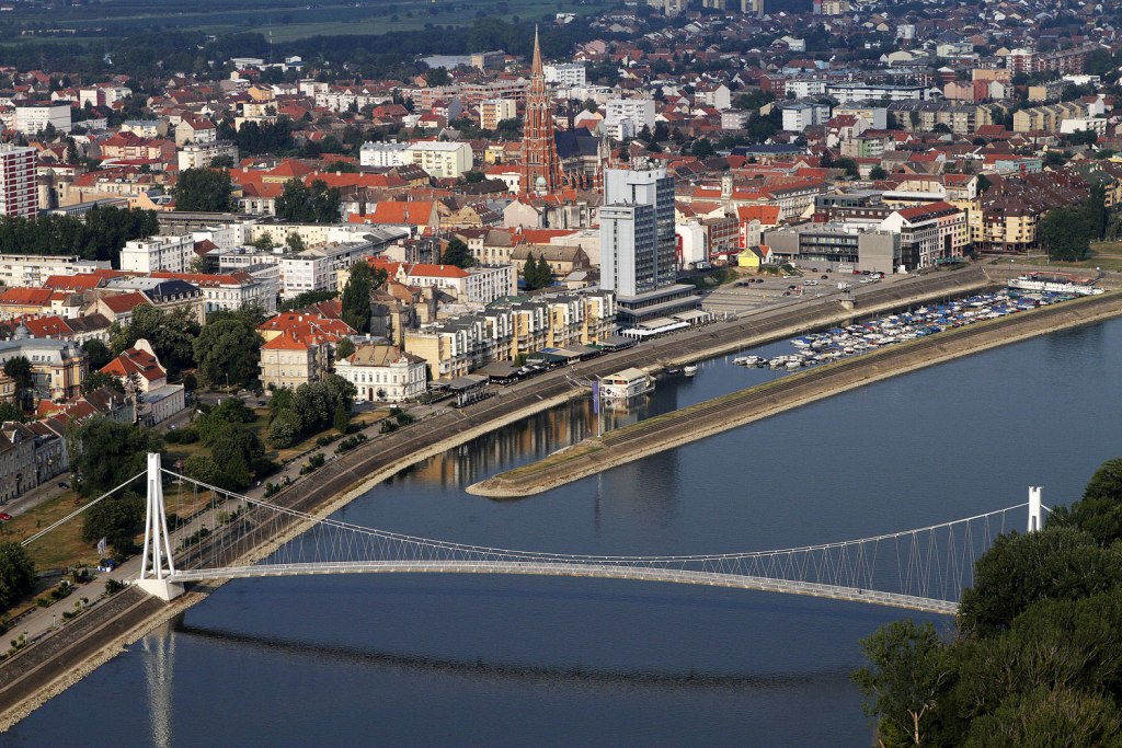 Tiltas per Dravos upę Osijeke